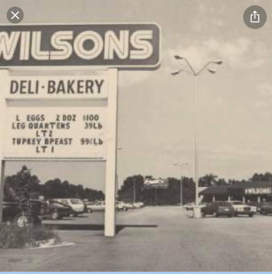 Sign for Wilsons Grocery store